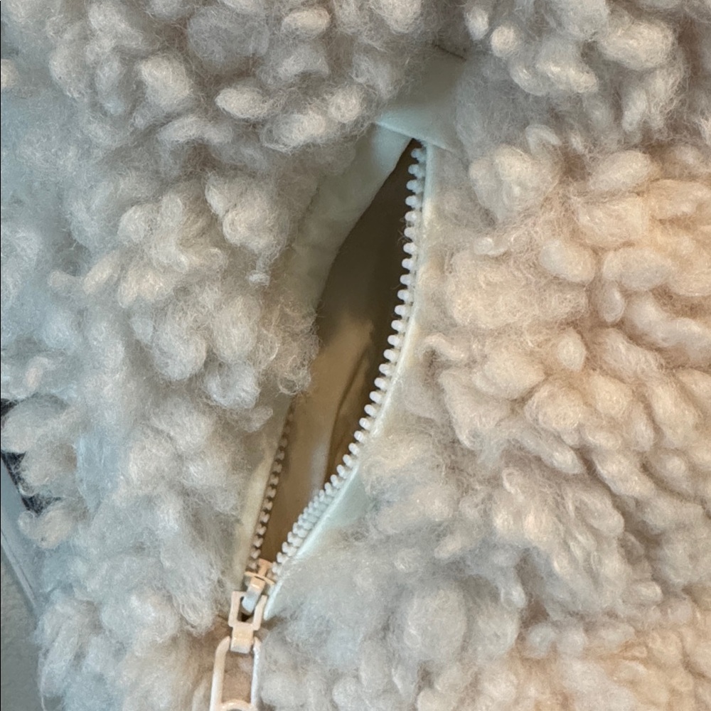 NWT Moncler V Wourl Teddy Women’s Vest Size 2-M - Picture 6 of 11